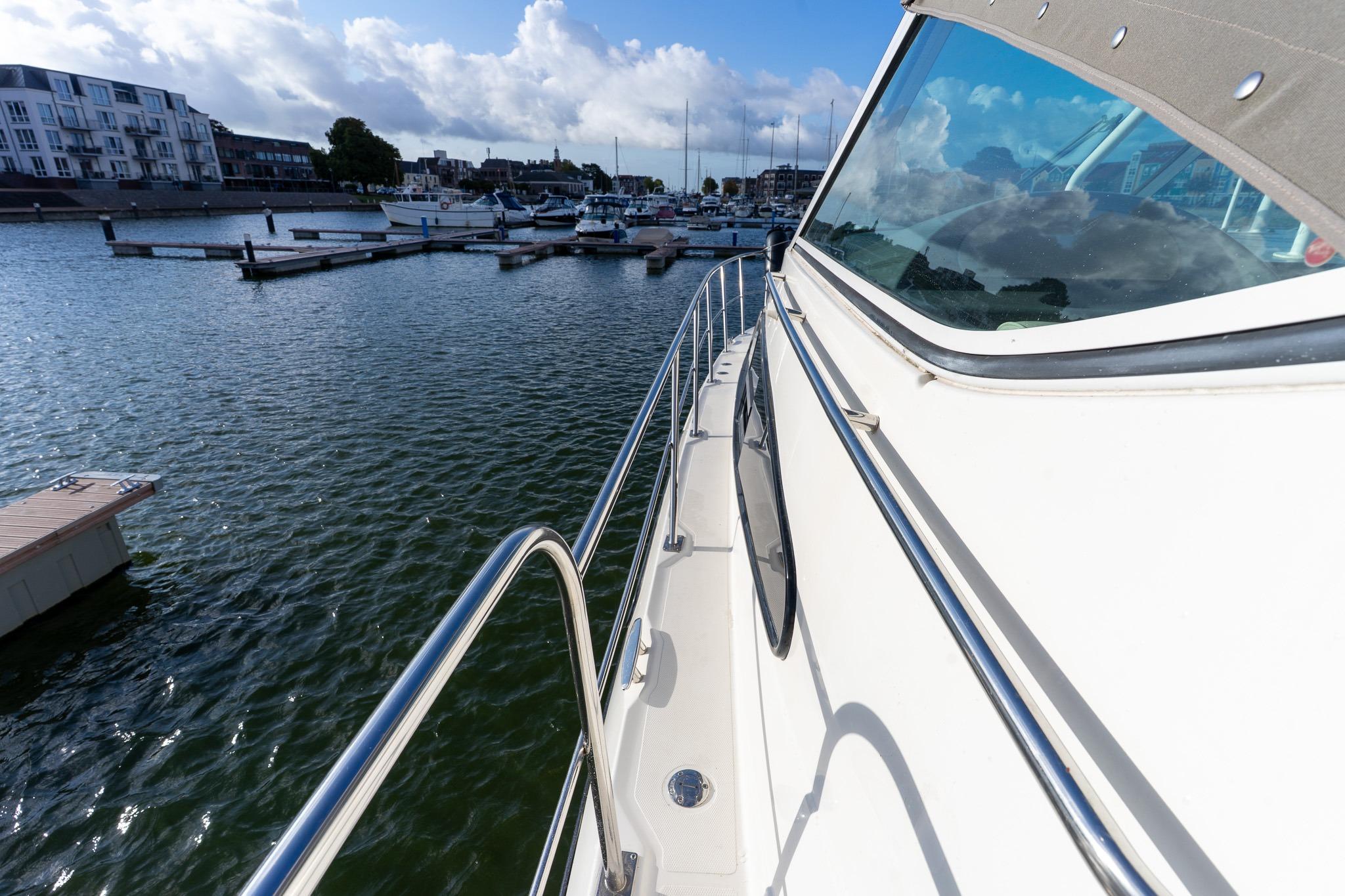 Cruisers Yachts 415 Express Motoryacht — foto 40 van 100