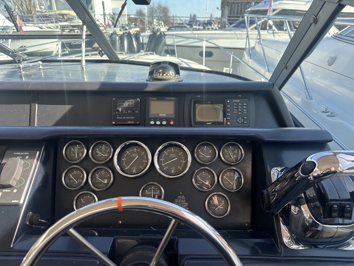 Sea Ray 310 Sundancer — foto 18 van 49