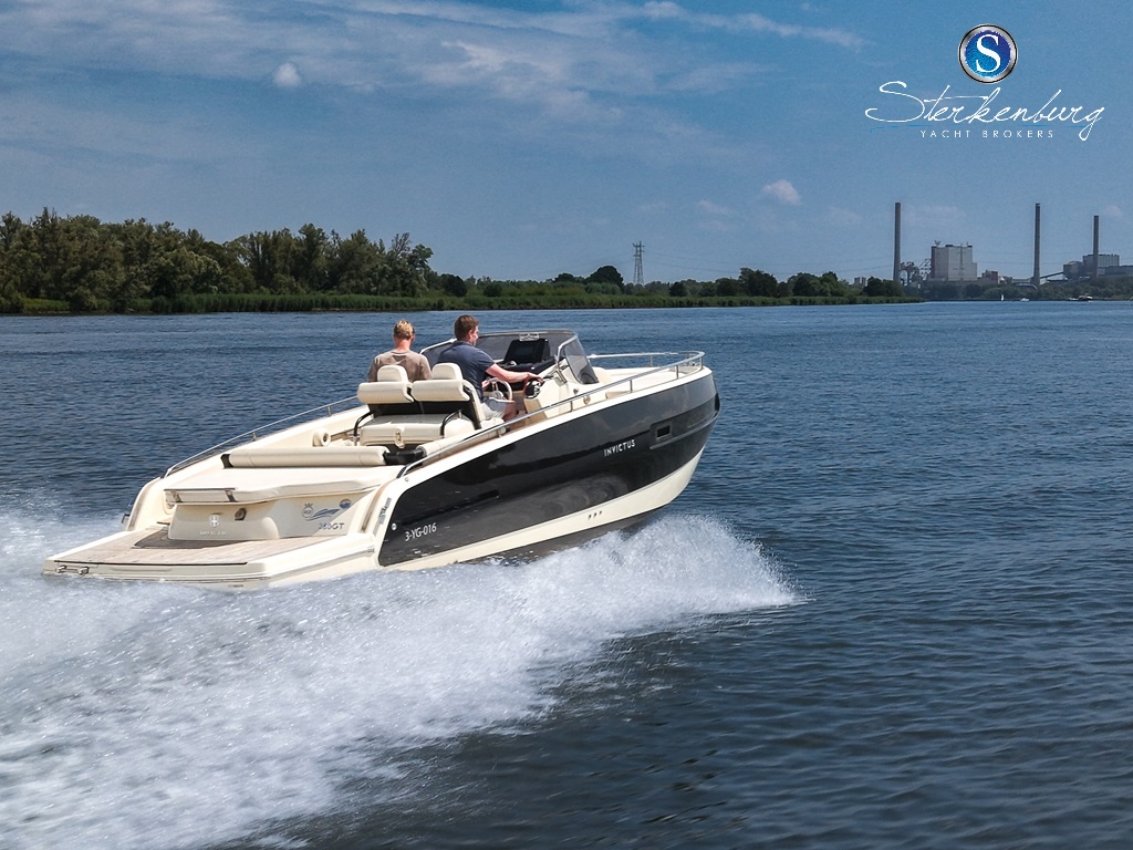 Invictus 280 GT — foto 5 van 42