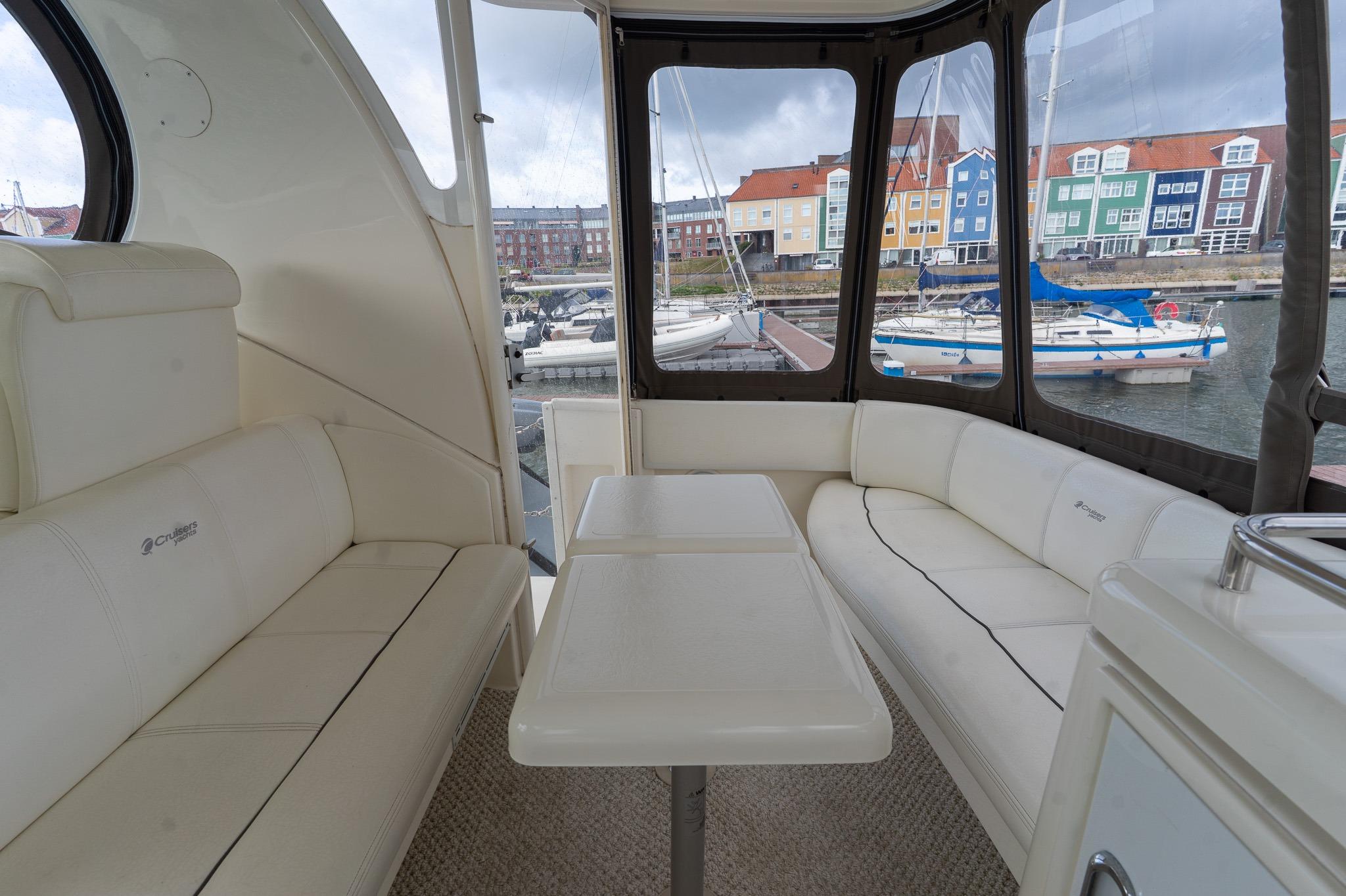 Cruisers Yachts 415 Express Motoryacht — foto 74 van 100