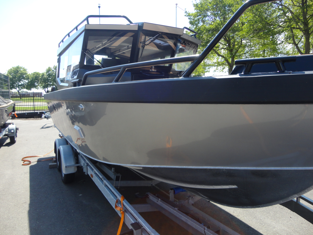 UMS 700 HT boat Cabin Cruiser NET BINNEN Full options  — foto 29 van 32