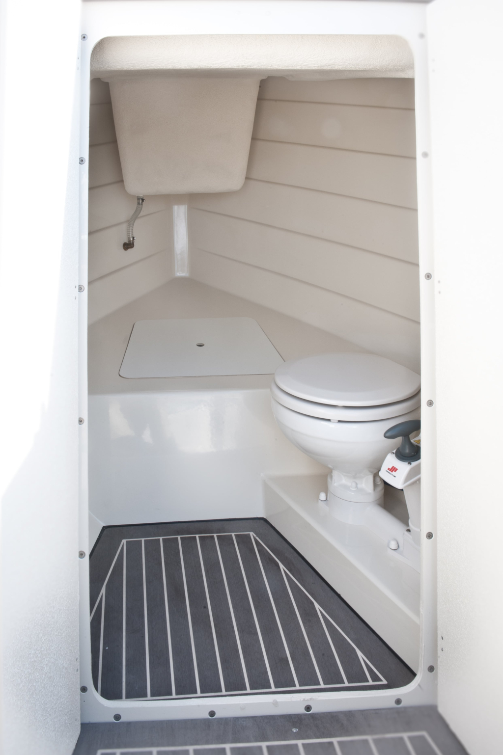 Waterspoor 777 Aviator | Luxe diesel/hybride tender | Vanaf €79.950,- — foto 10 van 11