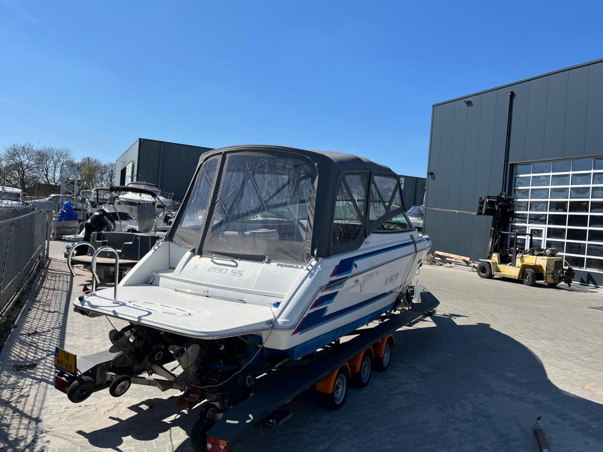 Formula F-280 SS Cuddy cabin — foto 6 van 27