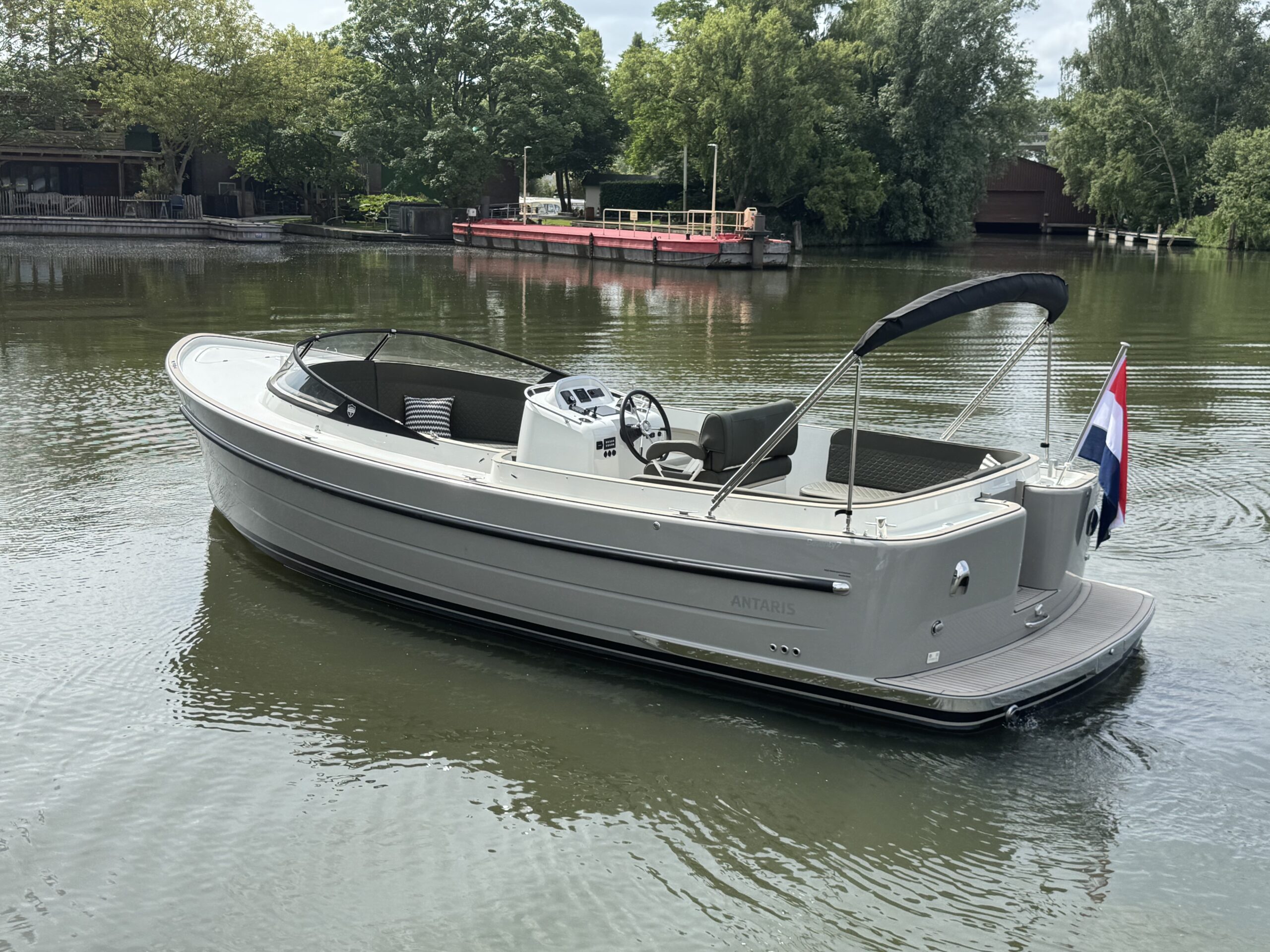 Antaris Seventy7 Sport (luxe uitvoering) — foto 2 van 44