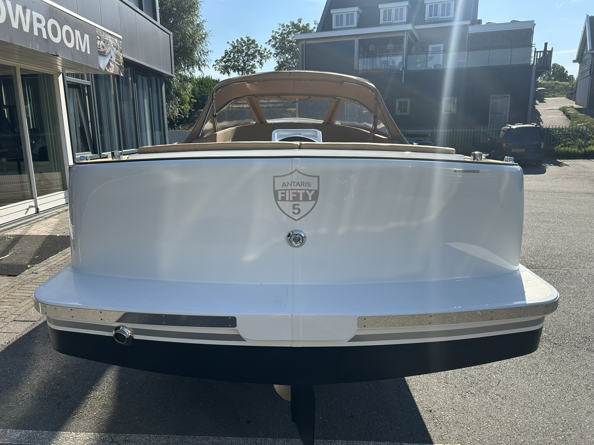 Antaris Fifty5 met Vetus 27 pk wit met beige op voorraad — foto 4 van 9