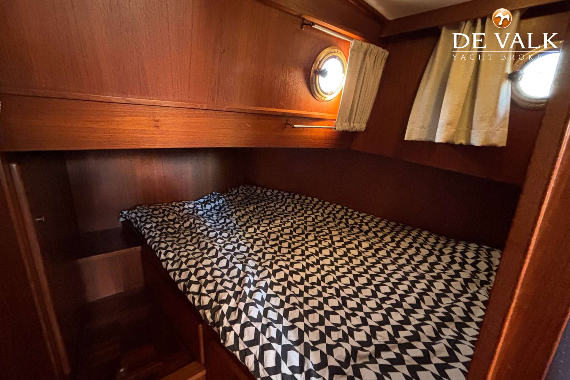 Linssen STURDY 1000 AC ROYAL — foto 23 van 24