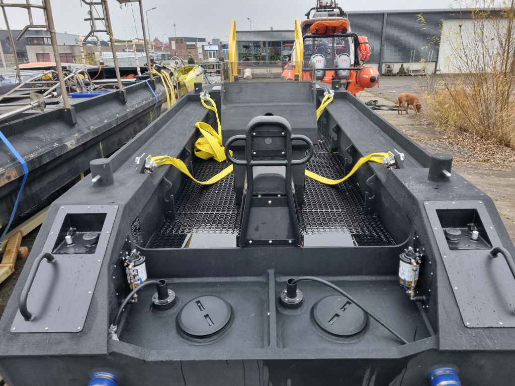 Rhino 600SB HDPE Workboat for sale or charter. Direct available. Kan be shipped worldwide — foto 4 van 10