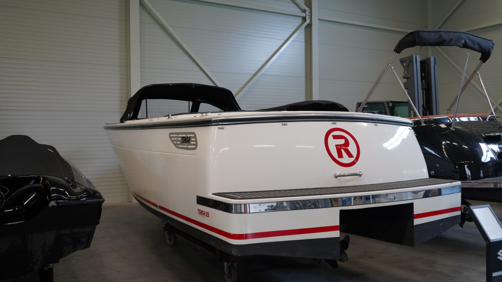 TendR 23 met 60pk suzuki  — foto 10 van 11