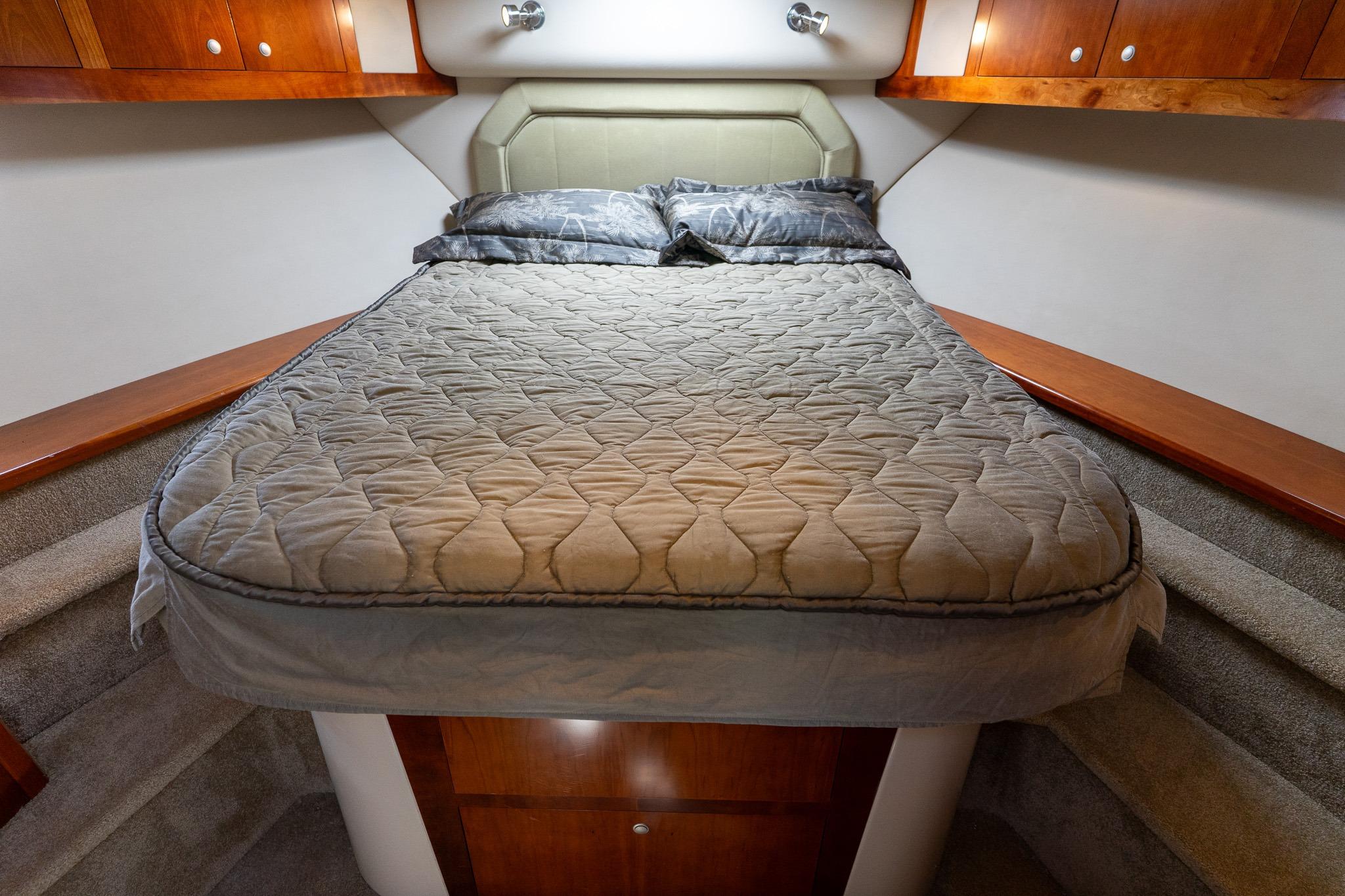 Cruisers Yachts 415 Express Motoryacht — foto 23 van 100