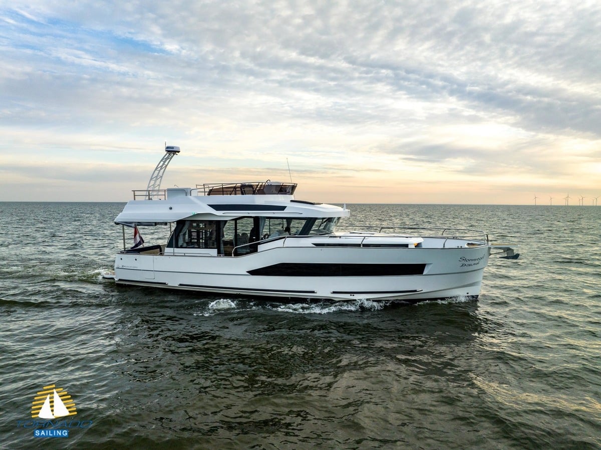 Delphia Yachts 12 Flylounge — foto 1 van 12