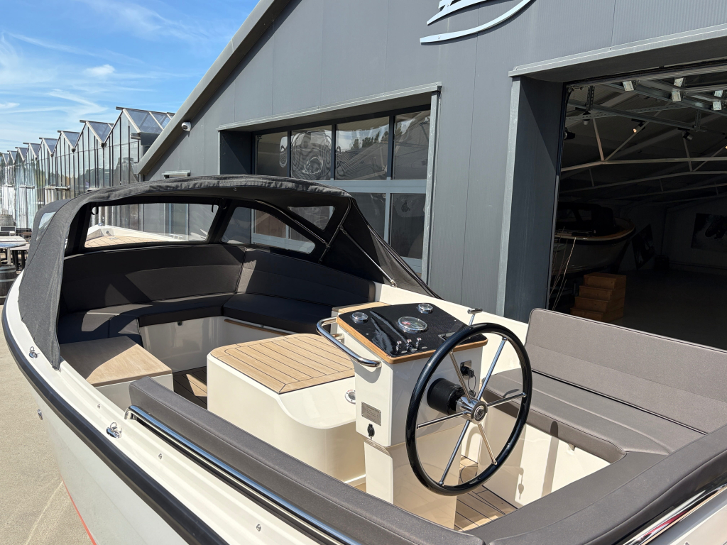 Evolution 6 Tender — foto 10 van 13