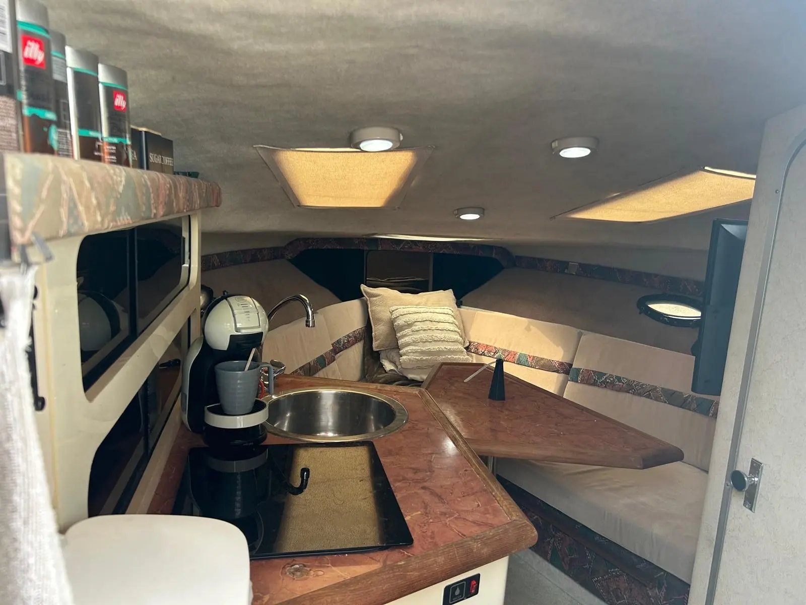 Binnenkort verwacht: Hele nette Maxum 2300SCR met 4,3 V6 inboard en Freewheel trailer — foto 8 van 10