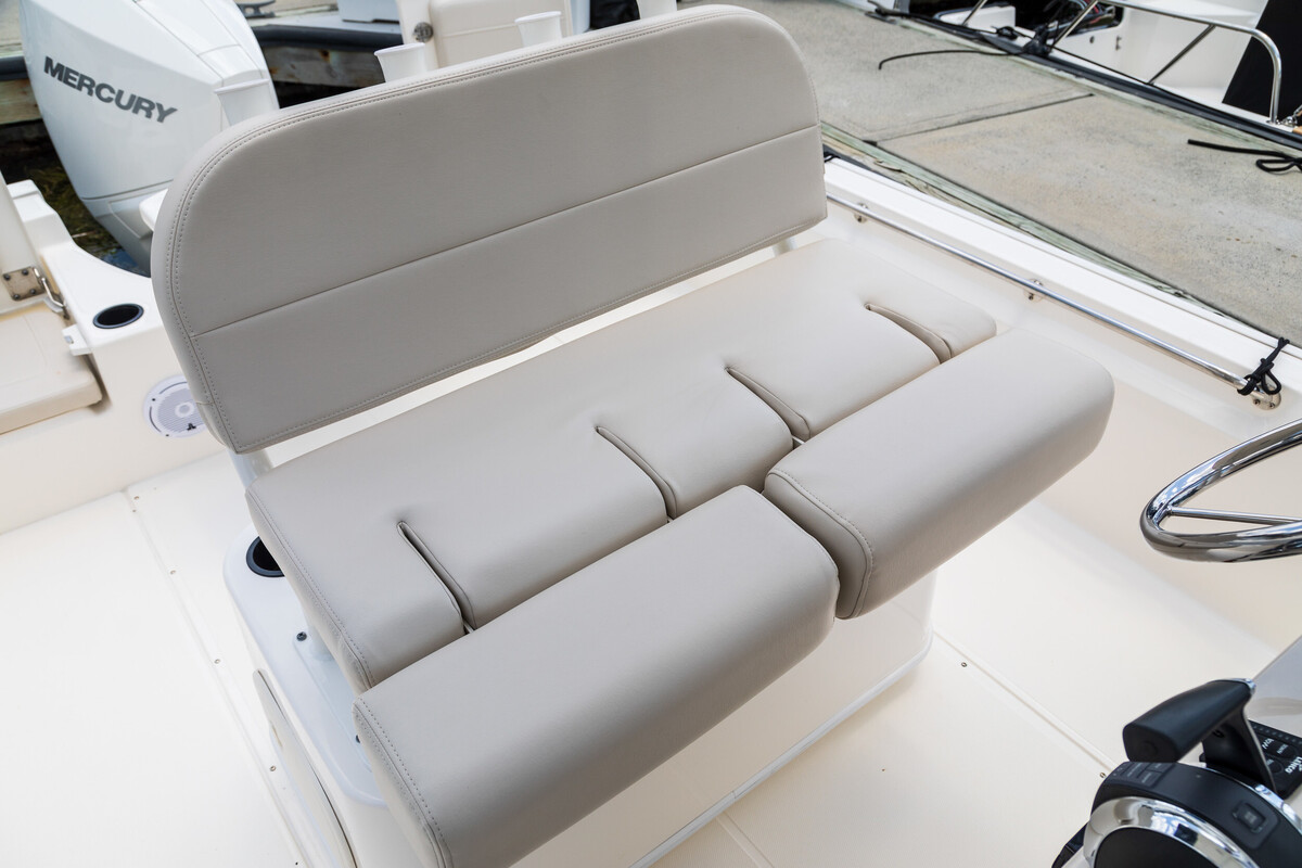 Boston Whaler 210 Montauk — foto 16 van 22