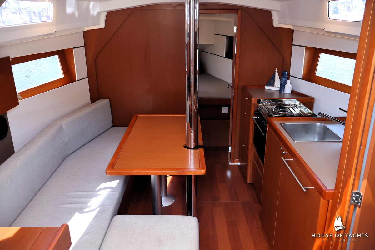 Beneteau Oceanis 35.1 — foto 12 van 12