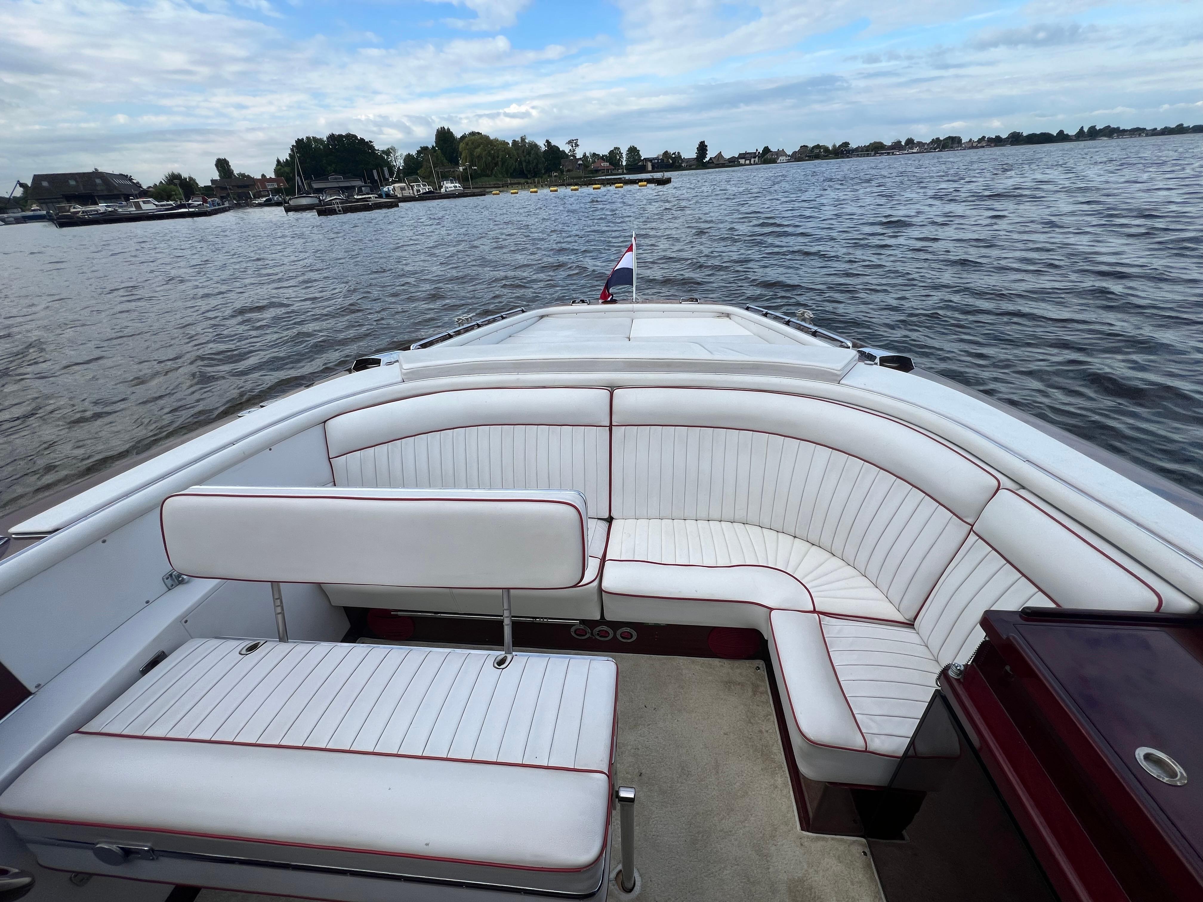 Boesch 850 Runabout Deluxe — foto 38 van 40