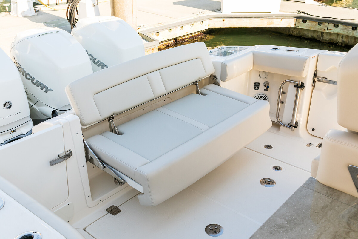 Boston Whaler 350 Realm — foto 26 van 32
