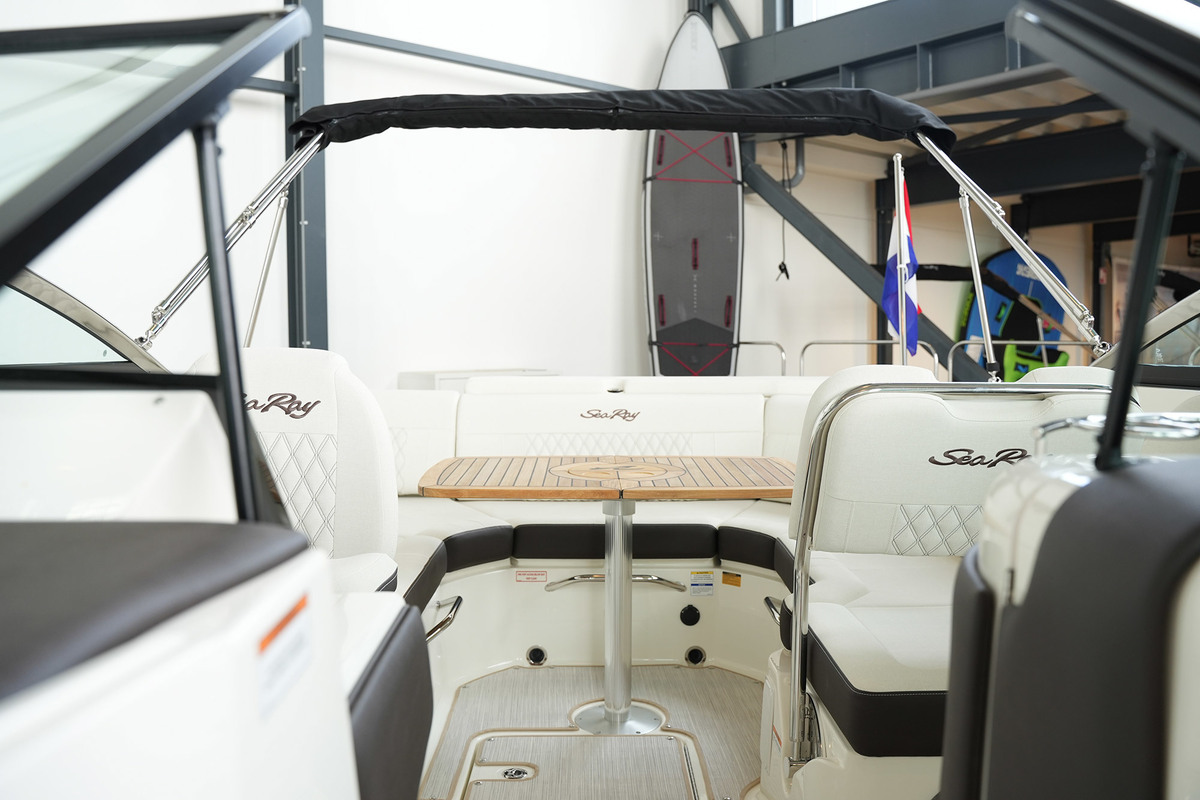 Sea Ray SLX 250 — foto 3 van 57