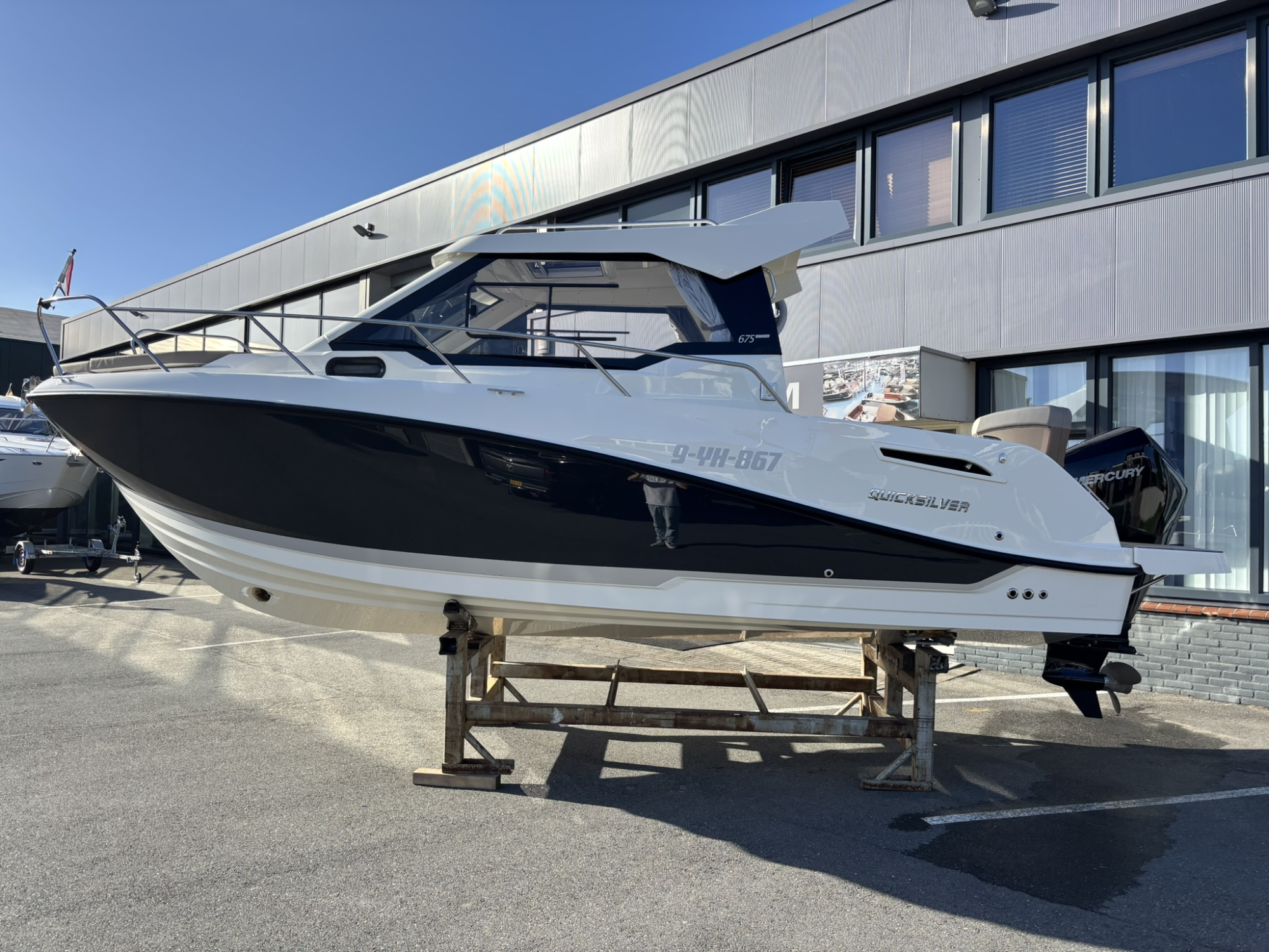 Quicksilver 675 weekend met Mercury 175 pk V6 — foto 1 van 19