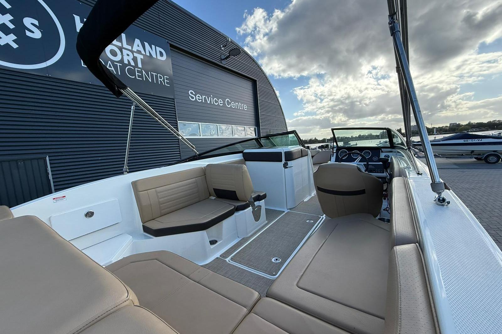 Sea Ray SPX 230 — foto 5 van 47