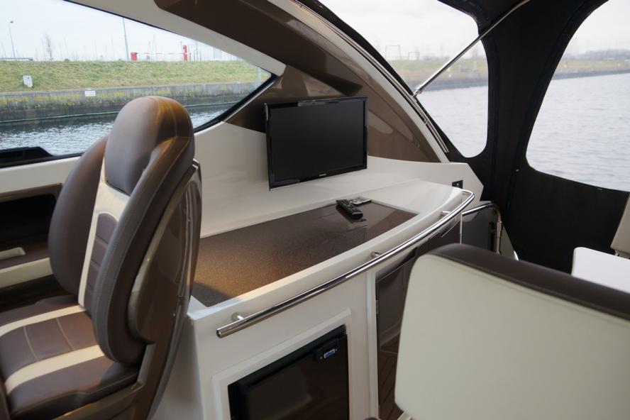 Galeon Yachts Galeon 325 HTS met Volvo Penta 370 pk — foto 4 van 17