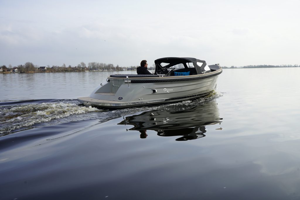 Waterspoor 646  DEMO met 30Pk Suzuki — foto 6 van 10