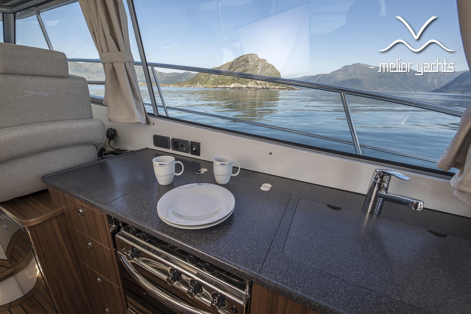 Saga 385 - Edition Walnut Interior — foto 14 van 56