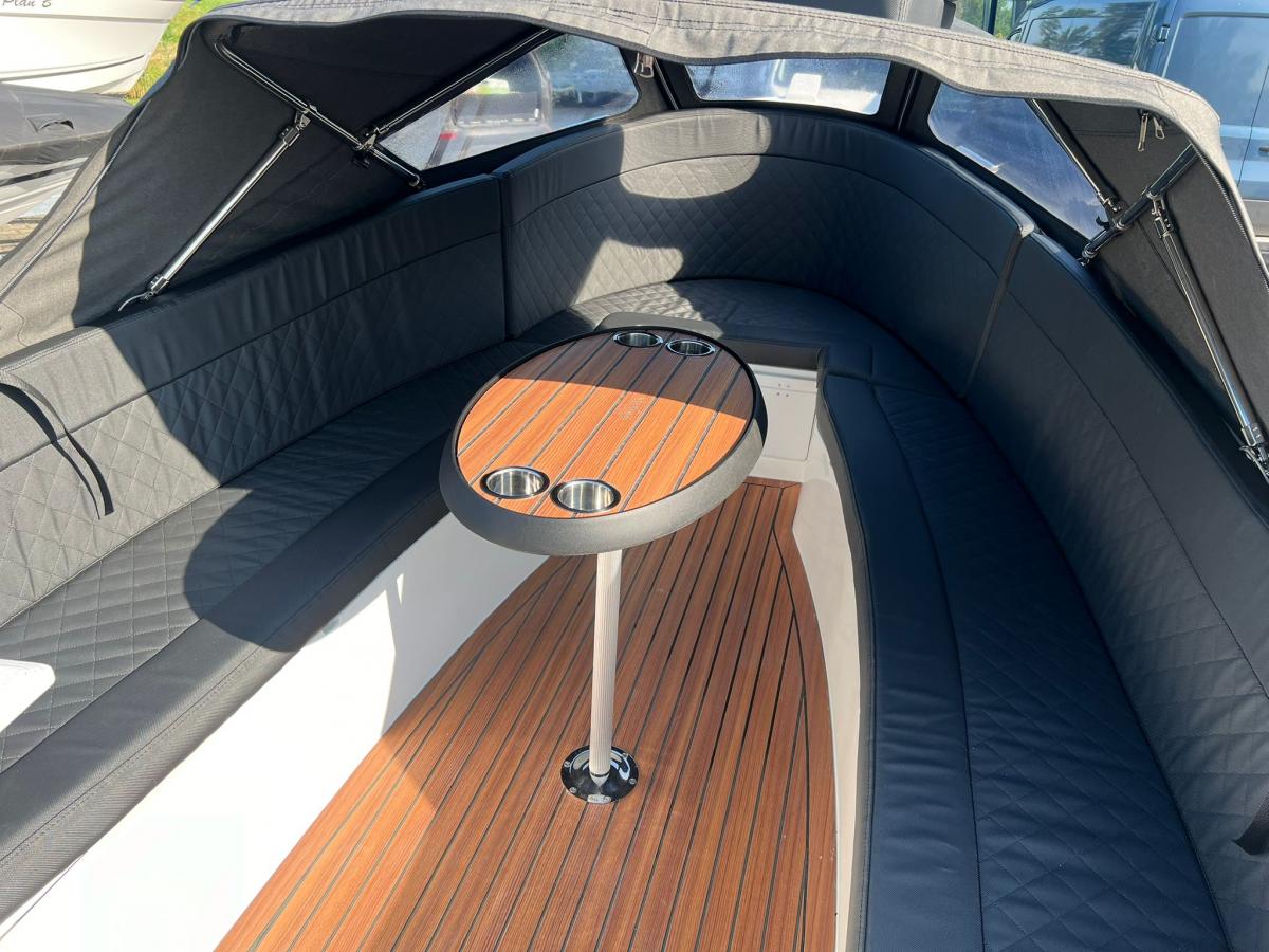 Maxima 650 Flying Lounge met boegschroef — foto 14 van 14