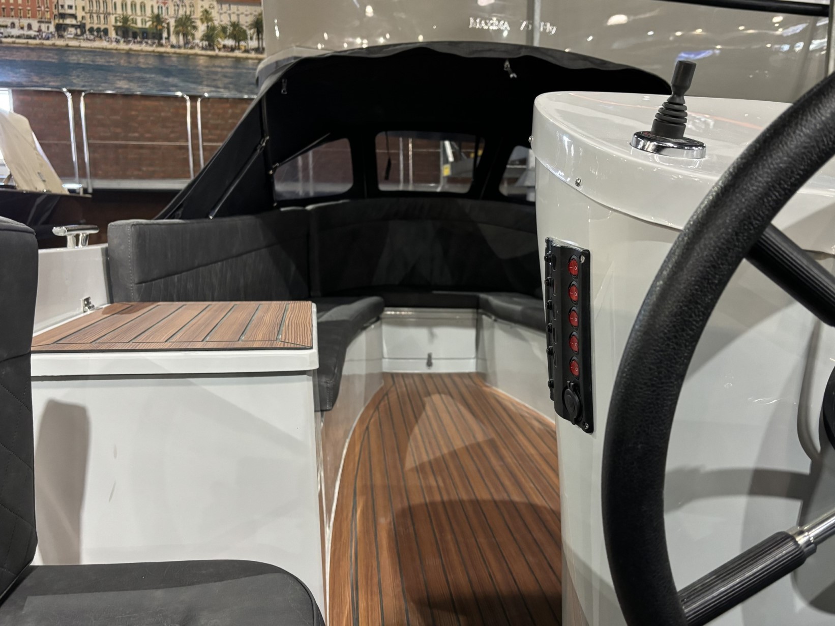 Maxima Boats 650 Flying Lounge in RAL kleur 7038 - op voorraad — foto 5 van 7