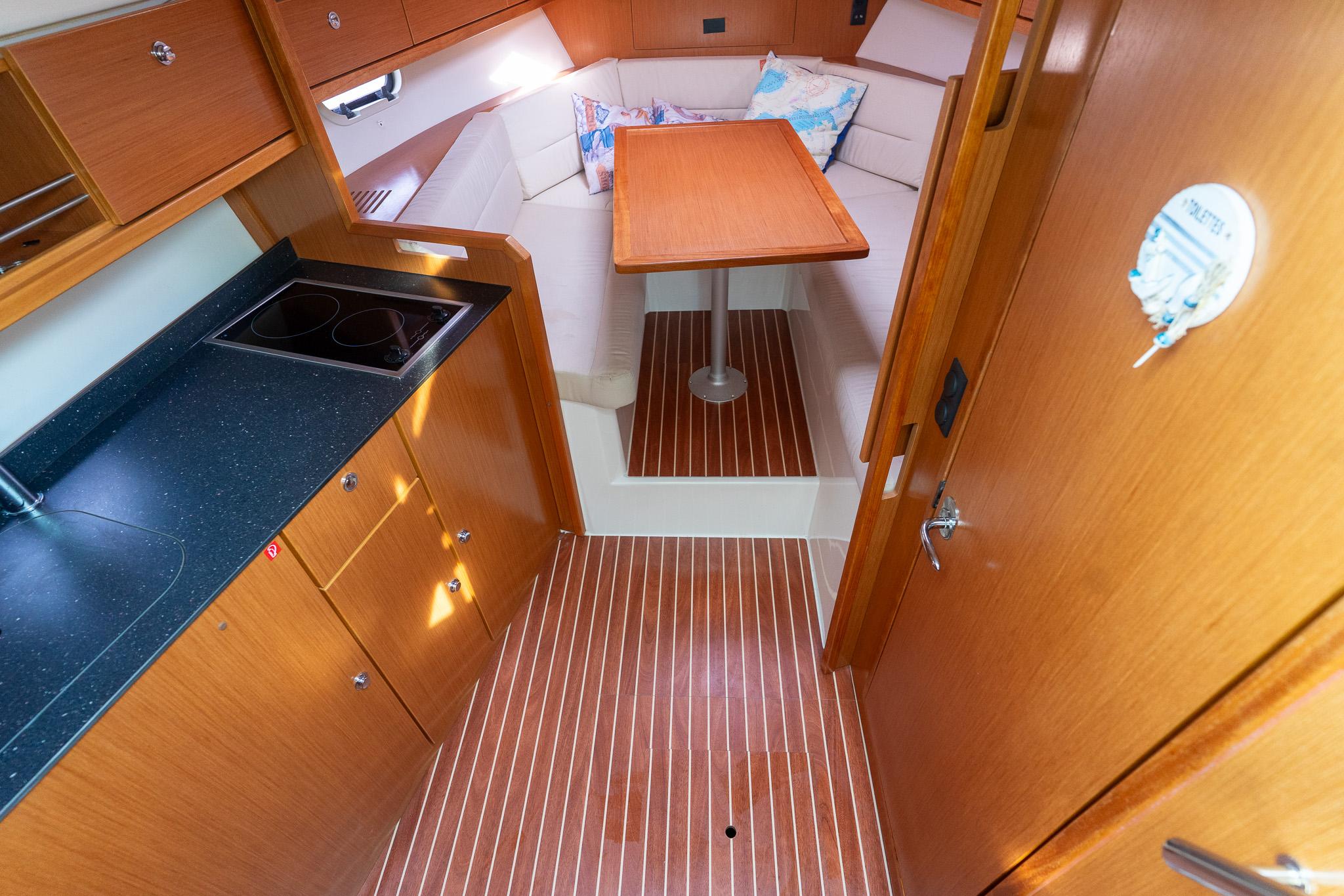 Bavaria 28 Sport — foto 7 van 47