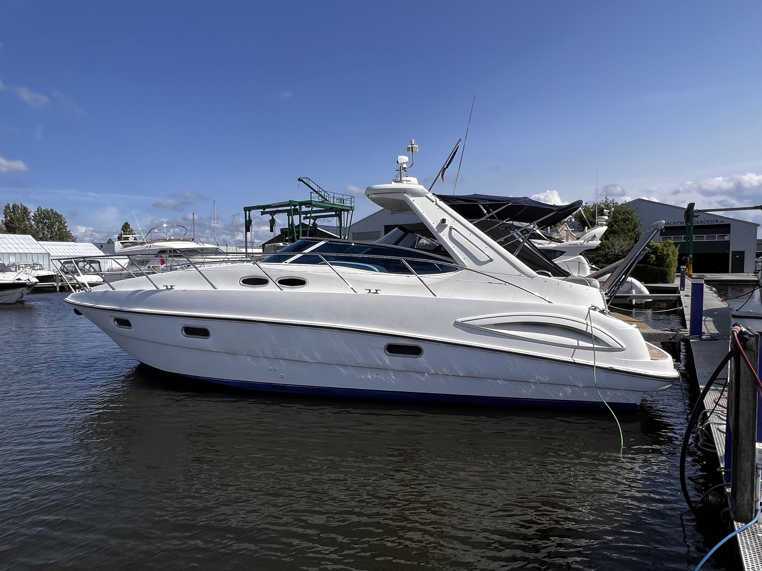 Sealine S38