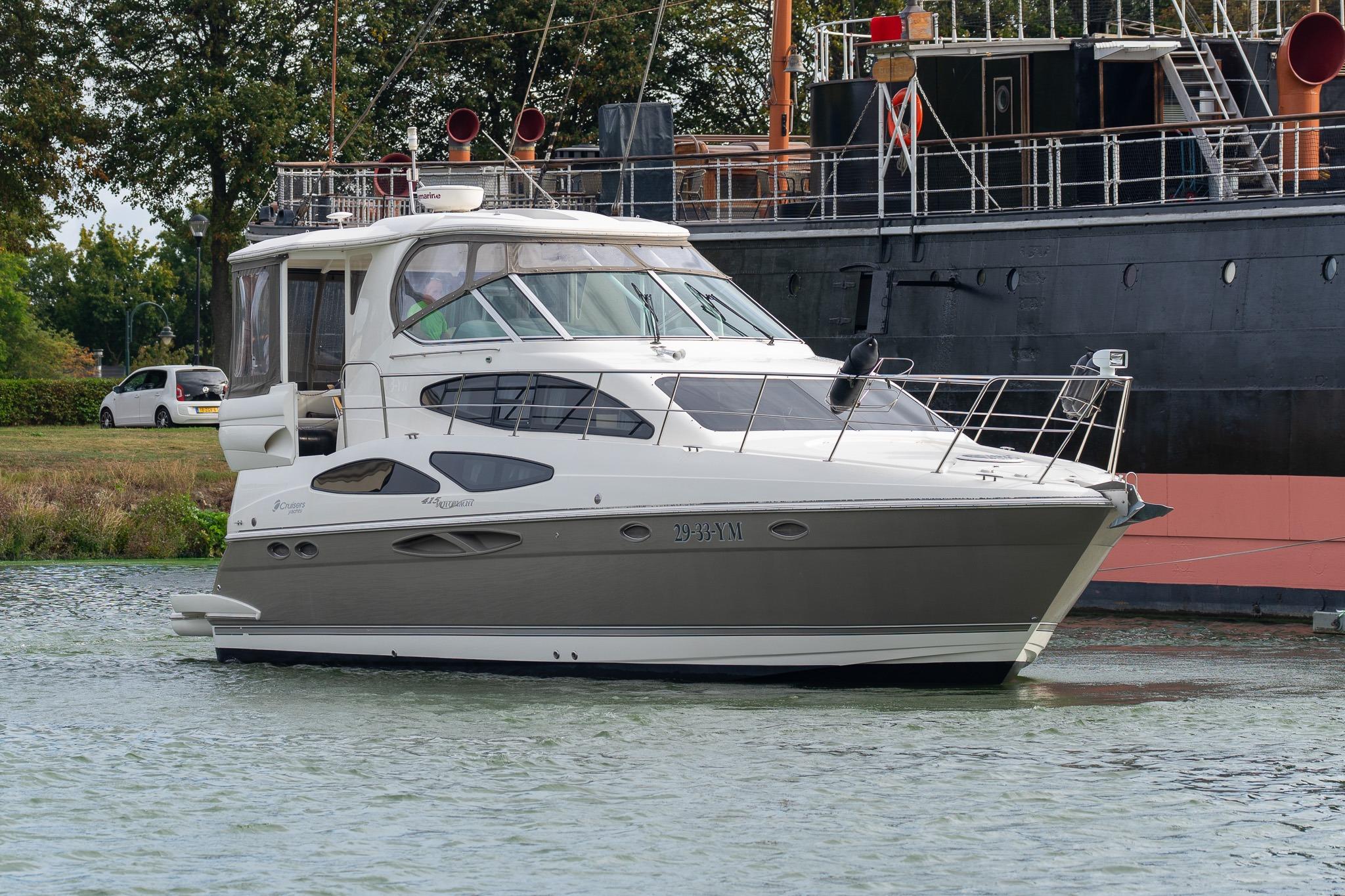 Cruisers Yachts 415 Express Motoryacht — foto 45 van 100