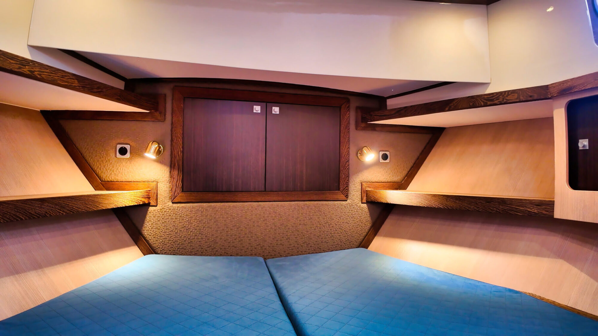 Aventura 43 AK Cabrio — foto 9 van 44