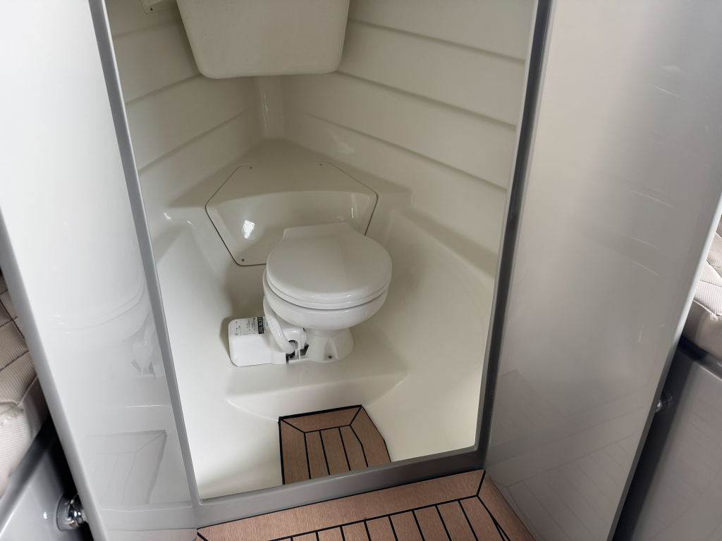 Waterspoor 717 Aviator | Vetus diesel   — foto 26 van 31