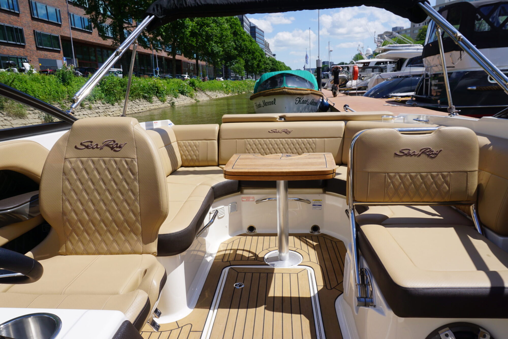 Sea Ray 250 SLX — foto 17 van 33