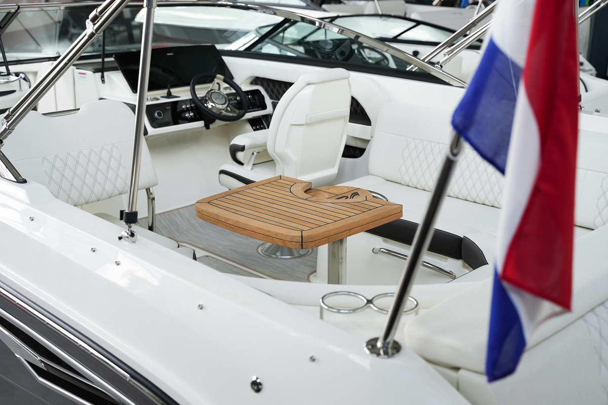 Sea Ray SLX 250 — foto 14 van 57