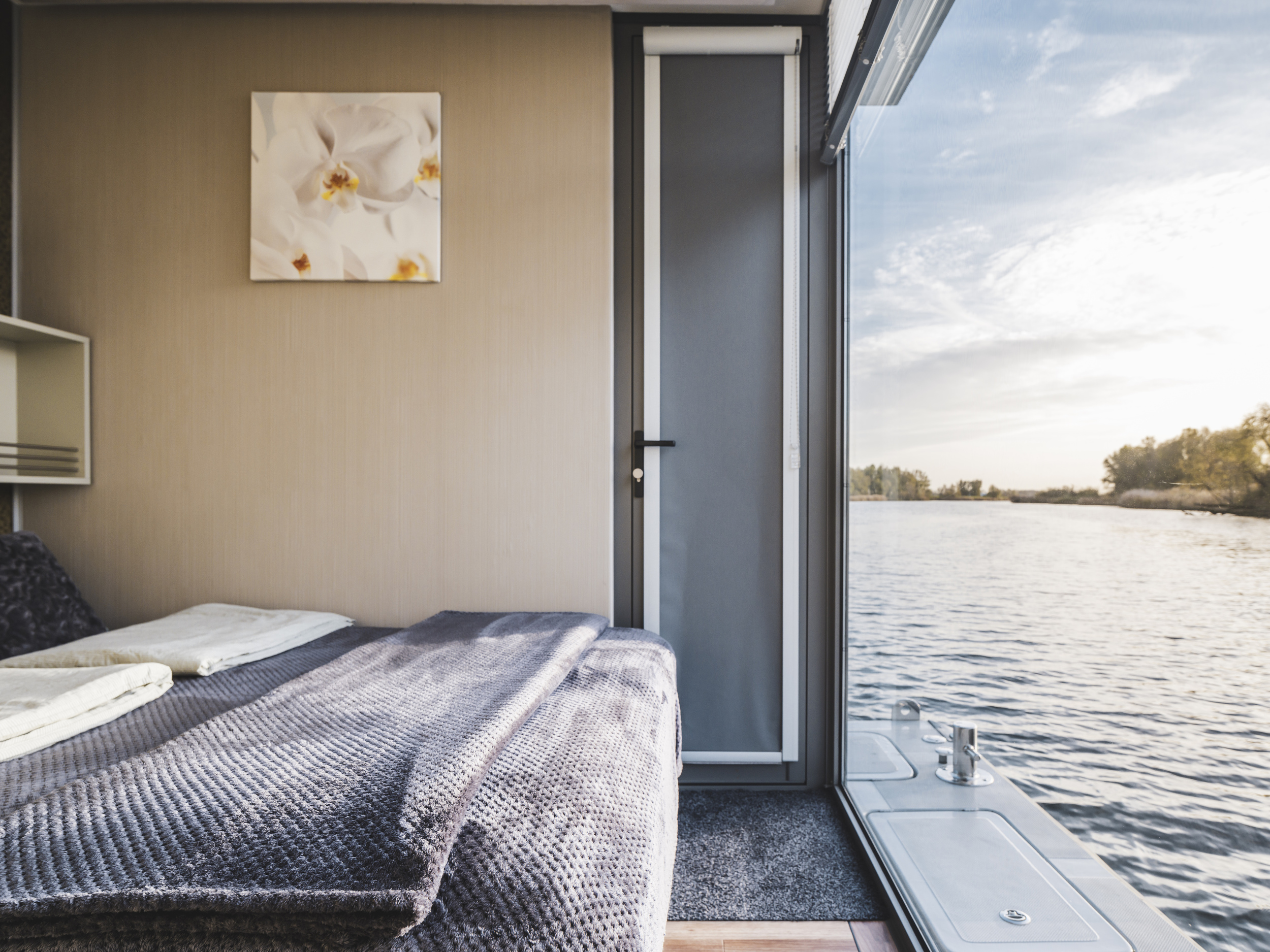 AquaHome Comfort Houseboat — foto 7 van 18