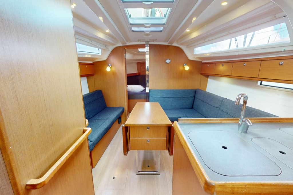 Bavaria Cruiser 37 — foto 7 van 14