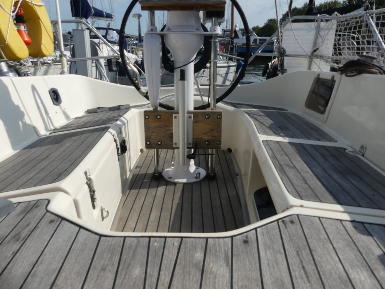 Bavaria - Sailing Yacht - GRP (Polyester) - 1992 - € 39.500 — foto 5 van 11