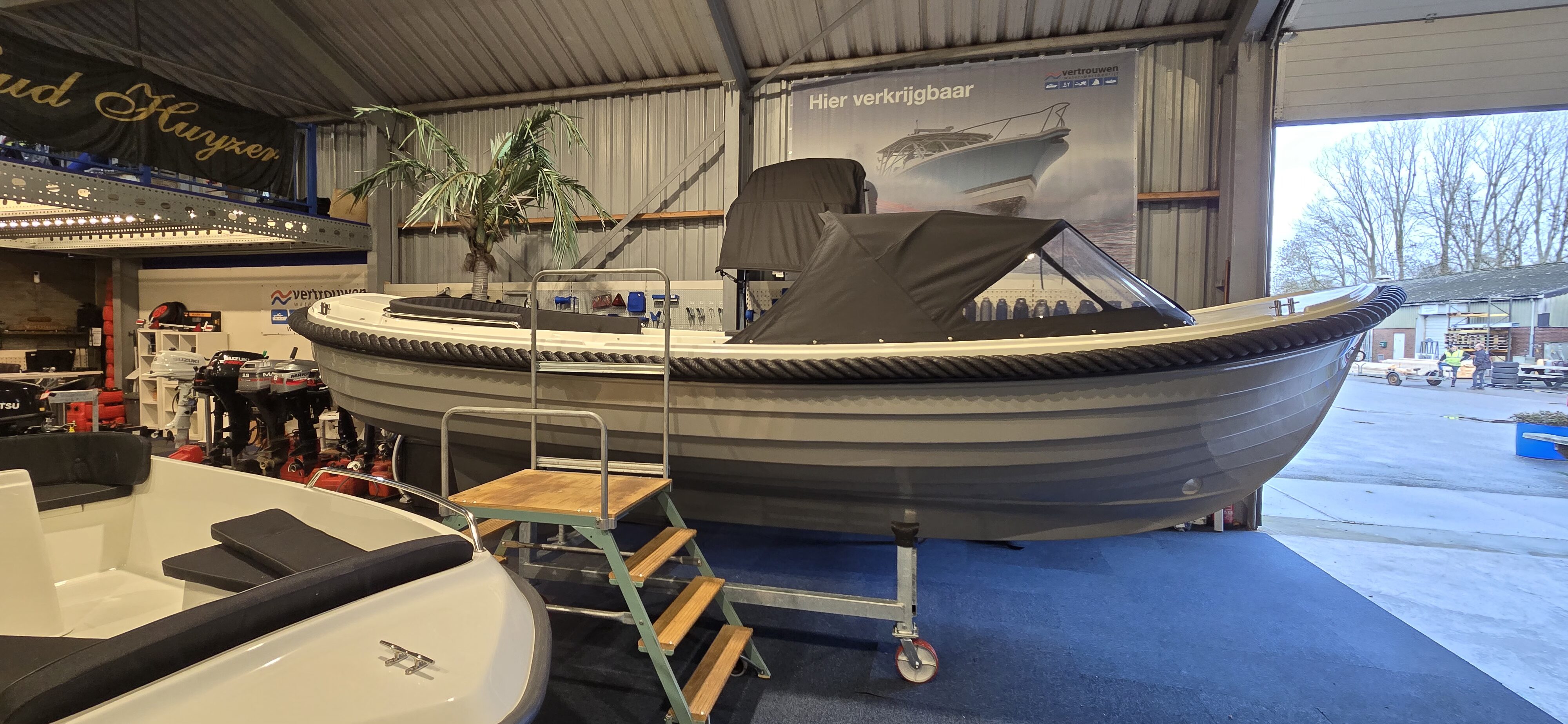 Oudhuijzer 720 diesel sloep met sole 33 mini. in aanbouw – WS Vertrouwen