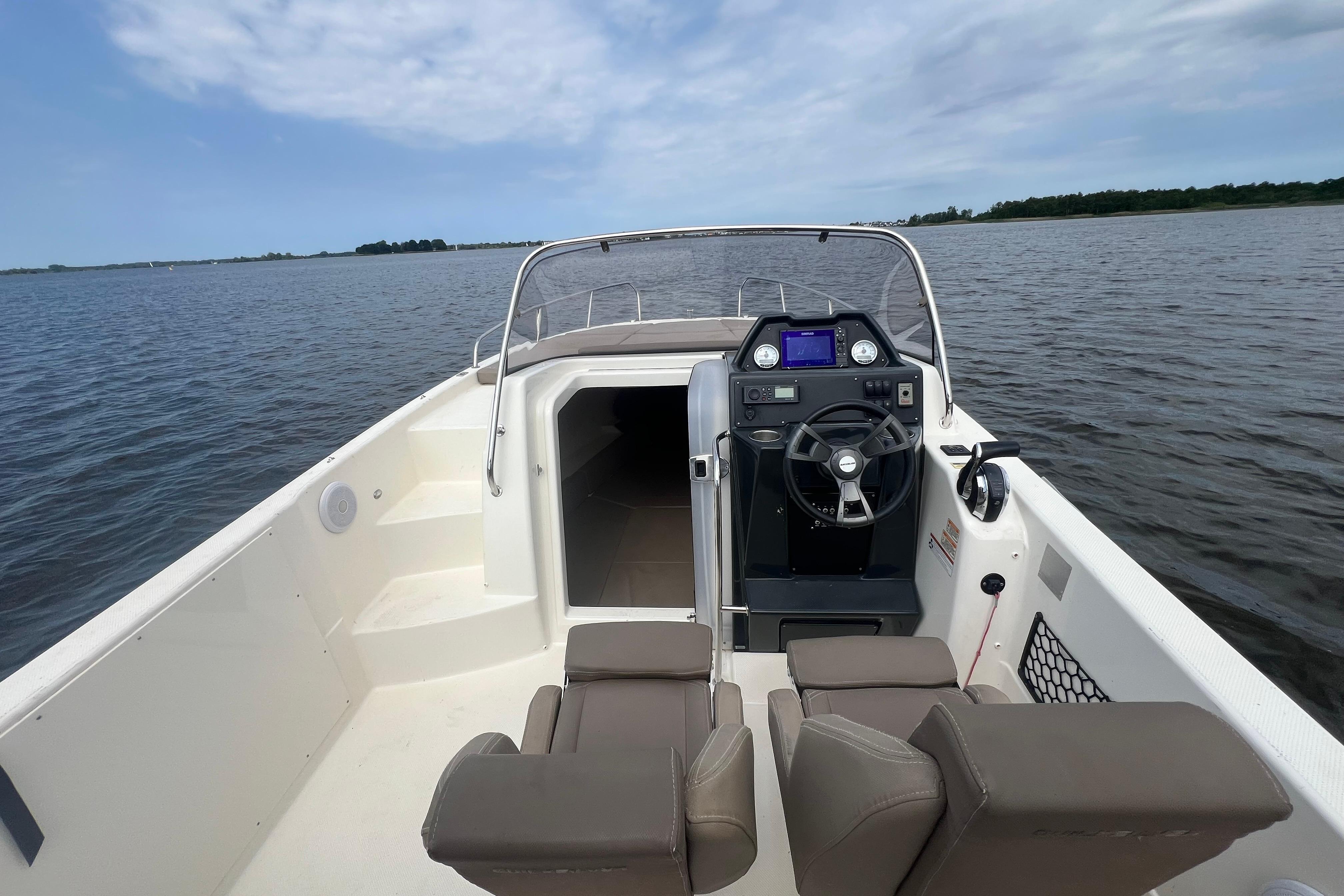 Quicksilver Activ 755 Sundeck — foto 9 van 17