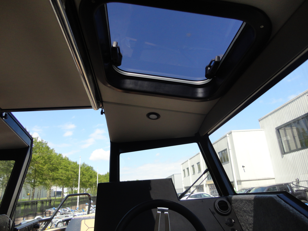 UMS 700 HT boat Cabin Cruiser NET BINNEN Full options  — foto 12 van 32