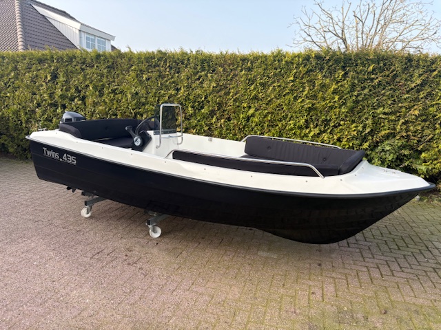 VAARKLAAR!! ZGAN Twins 435 met Tohatsu 8 PK en  Dekzeil — foto 4 van 10