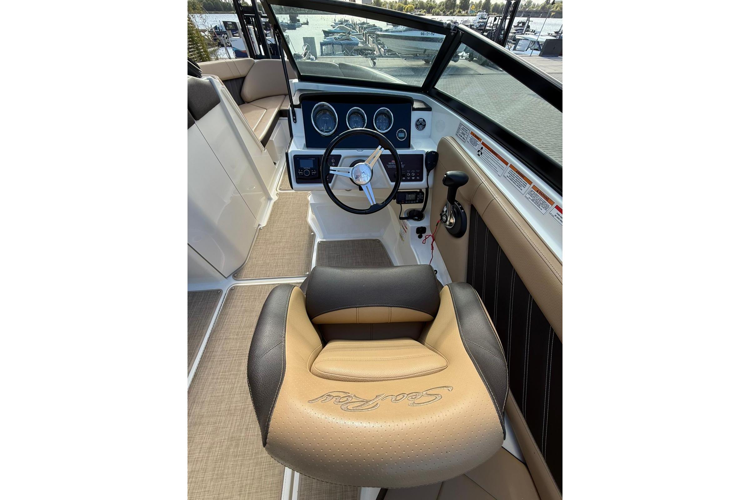 Sea Ray SPX 230 — foto 25 van 47