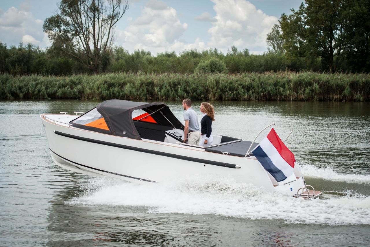 Maxima 730 tender — foto 25 van 28