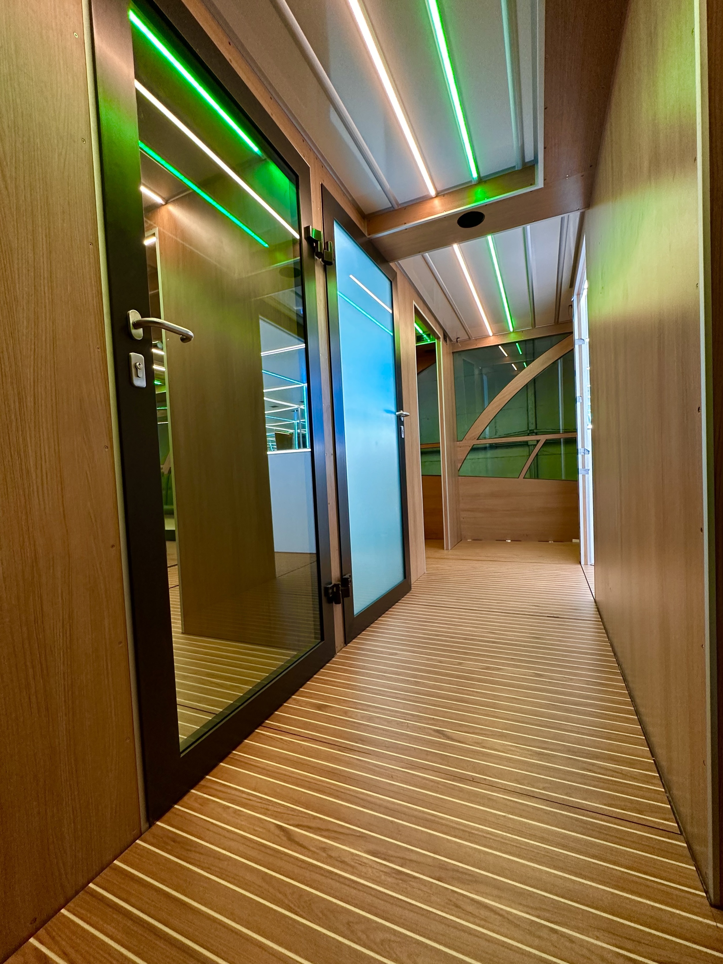 Holiday Boat Sundeck 57 Passenger Catamaran — foto 26 van 39