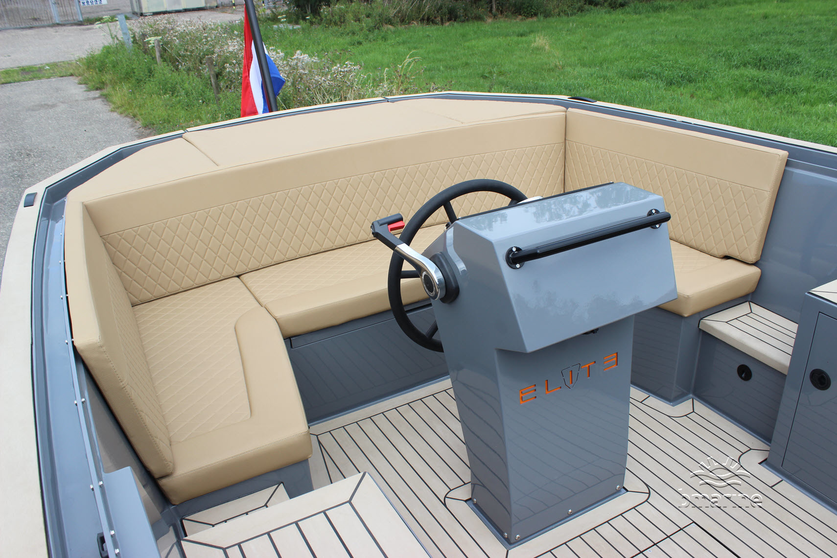 Elite 717 Tender — foto 4 van 34