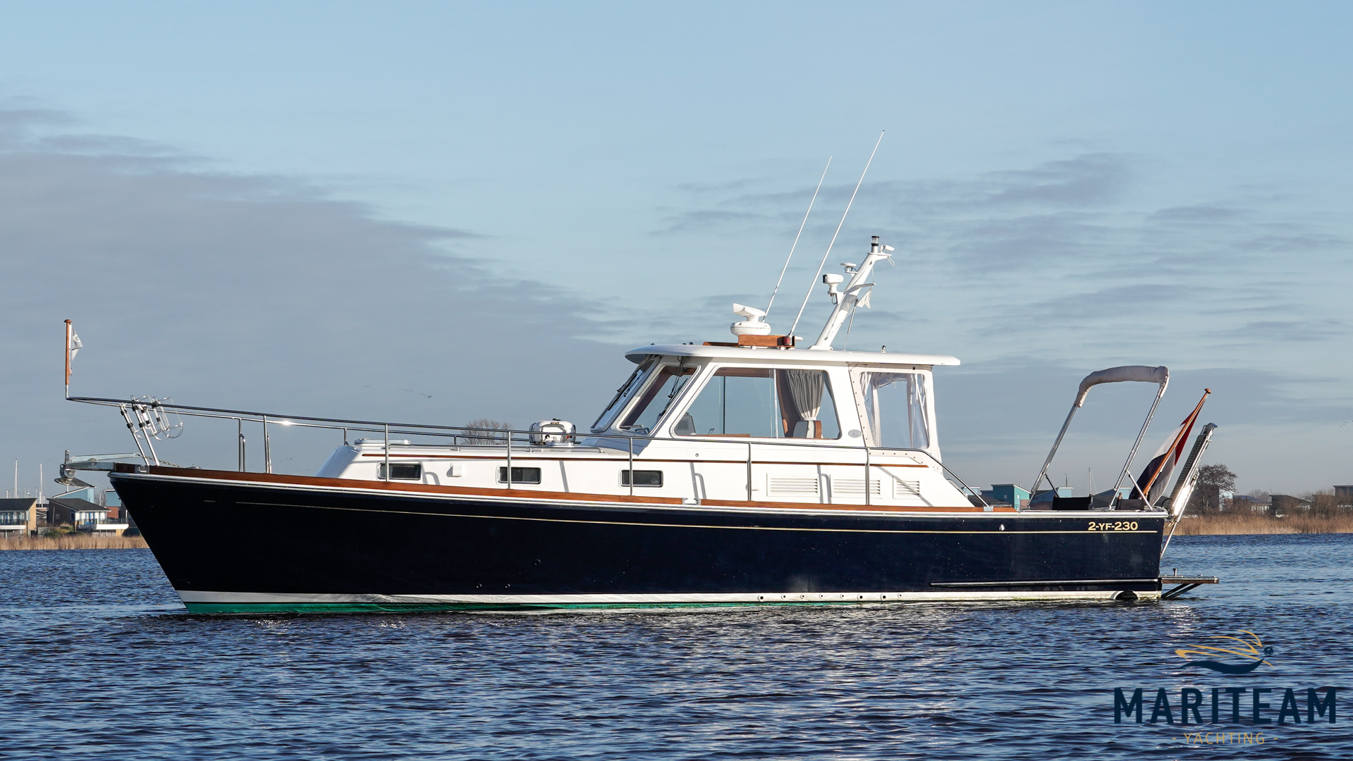 hoofdmotor(en): Grand Banks Eastbay 38 HX 'Friday Harbor' — foto 7 van 8