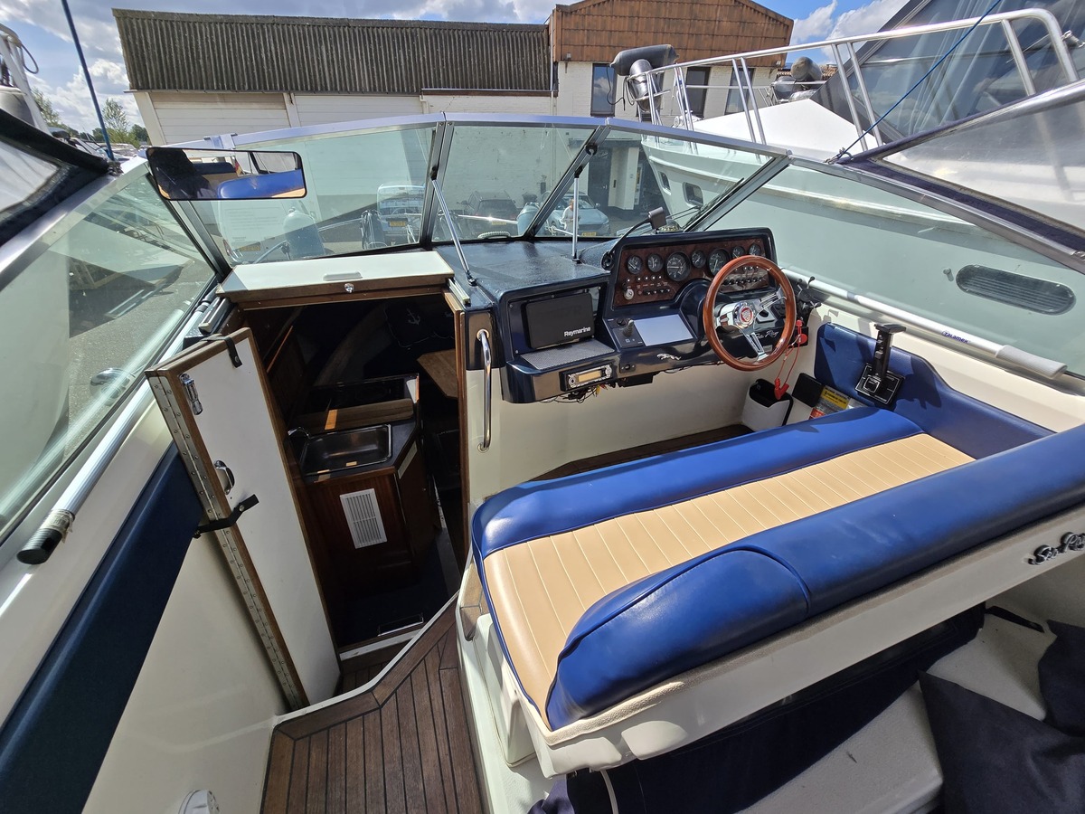 Sea Ray 220DA — foto 5 van 23