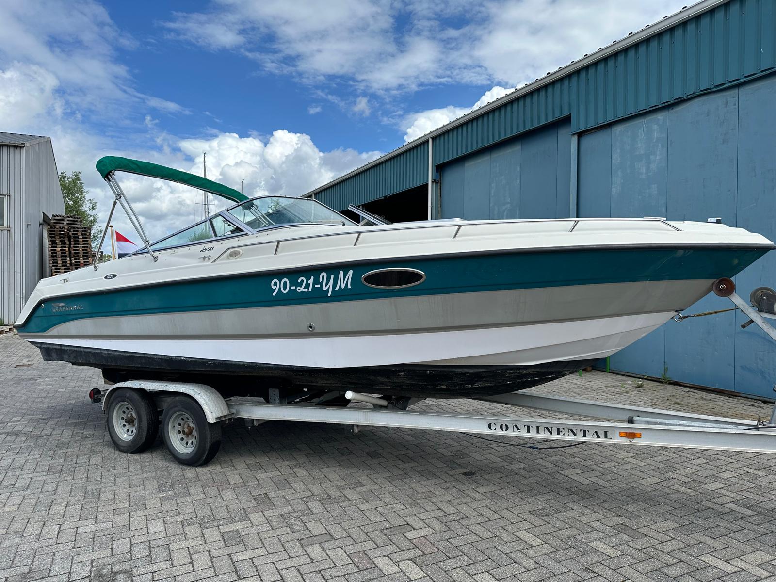 Chaparral 2550 SX — foto 1 van 12