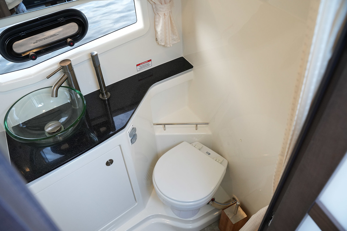 Sea Ray Sundancer 290 — foto 32 van 46